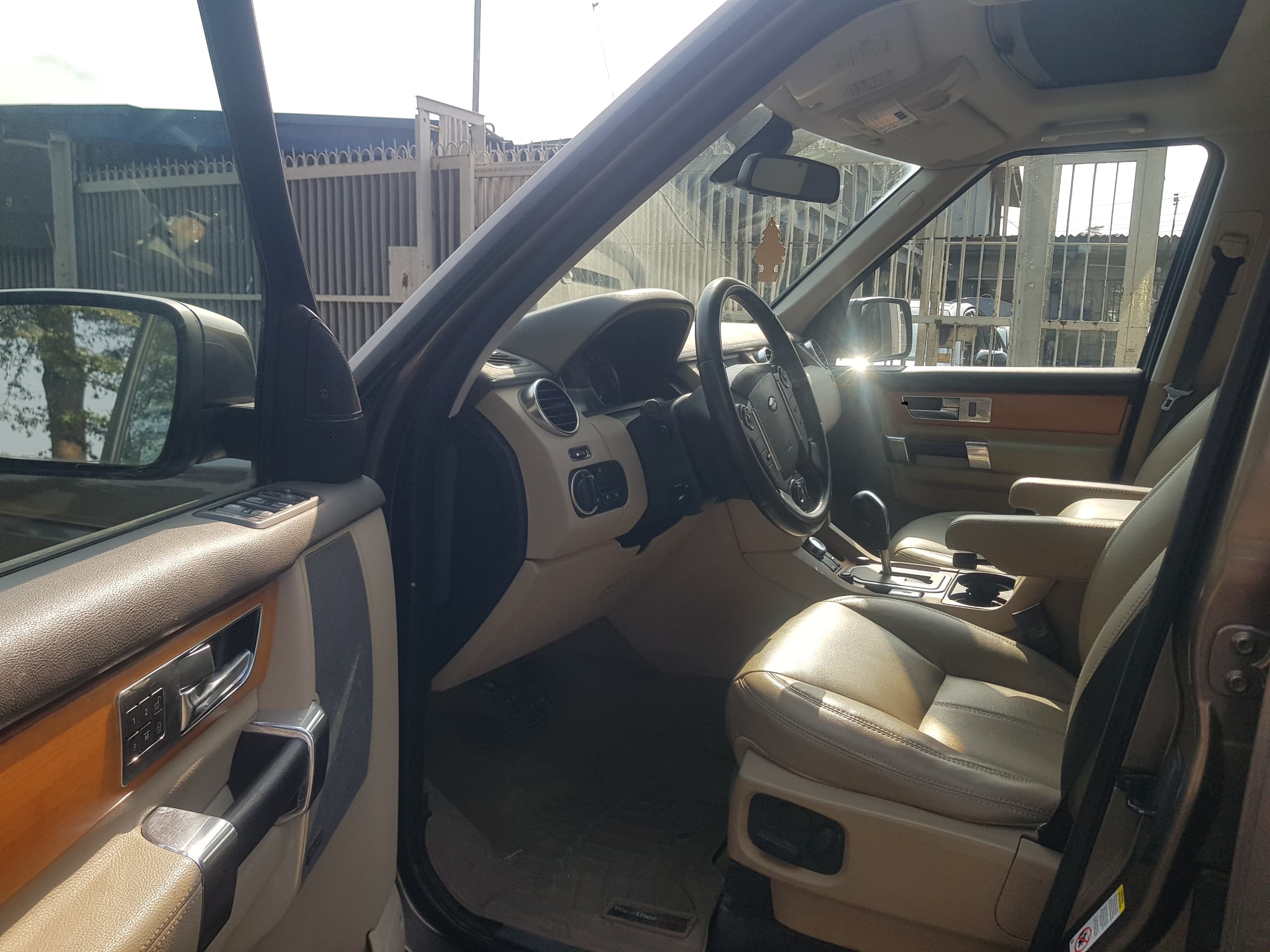 Land Rover LR4 HSE Brown SUV