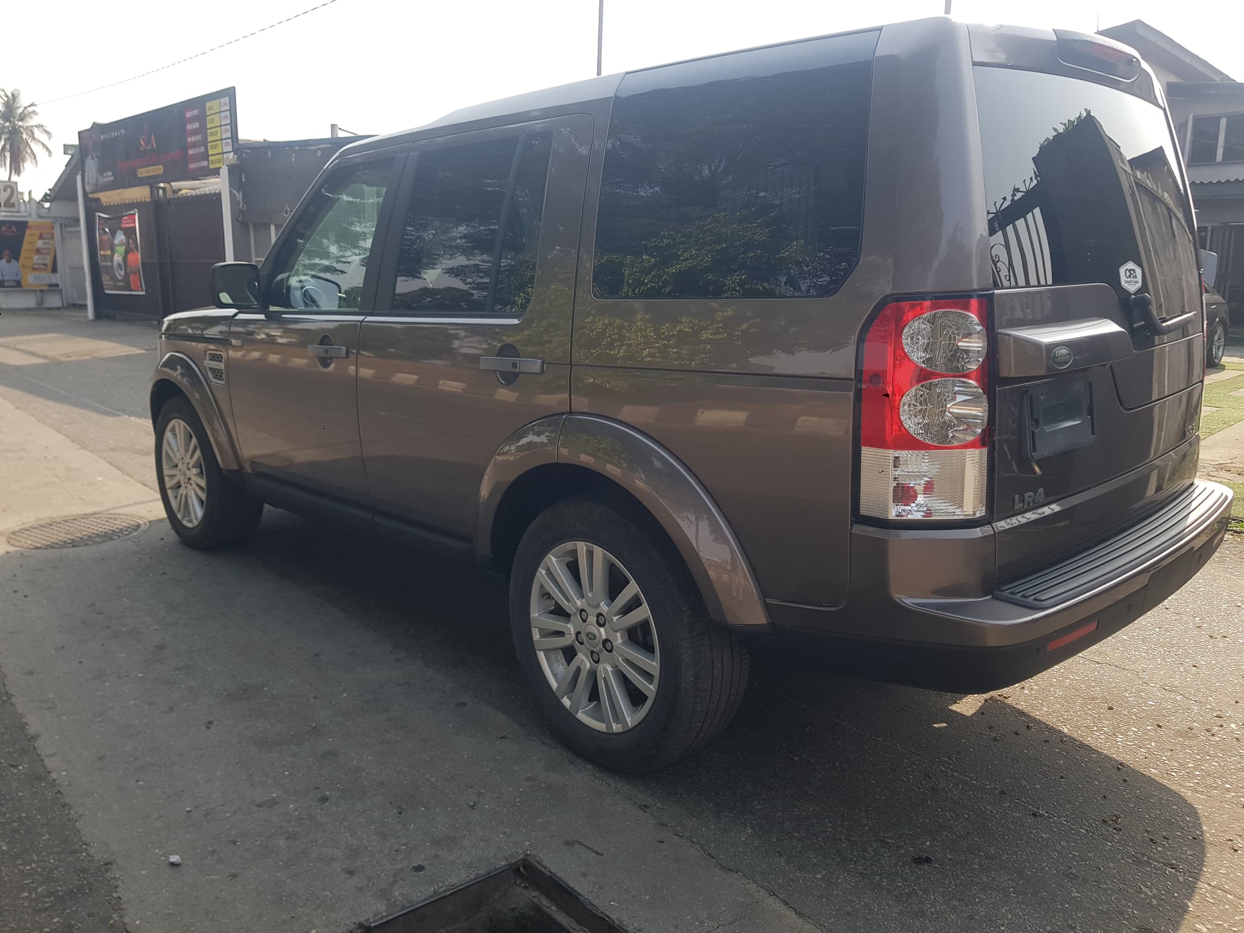 Land Rover LR4 HSE Brown SUV