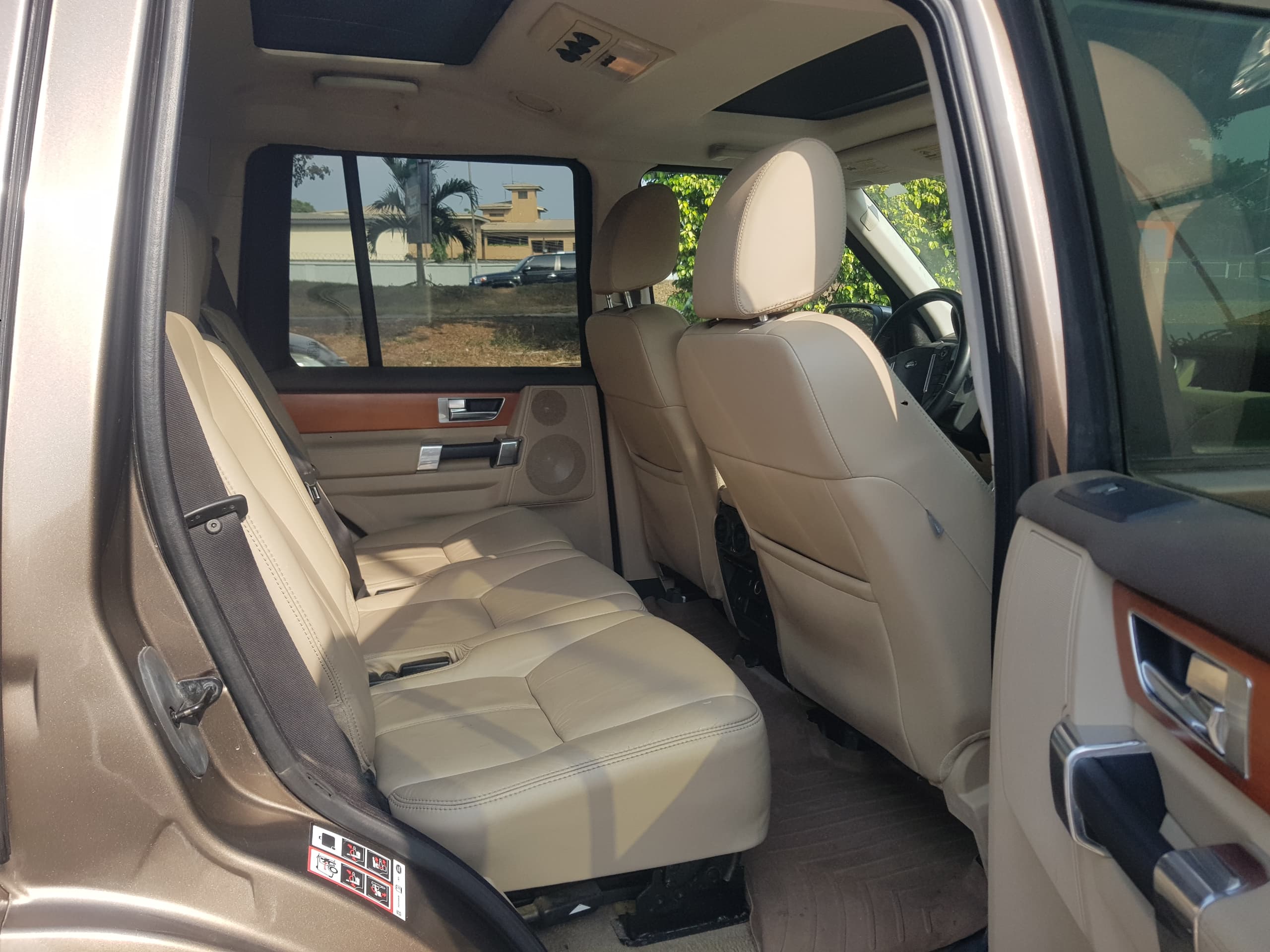 Land Rover LR4 HSE Brown SUV