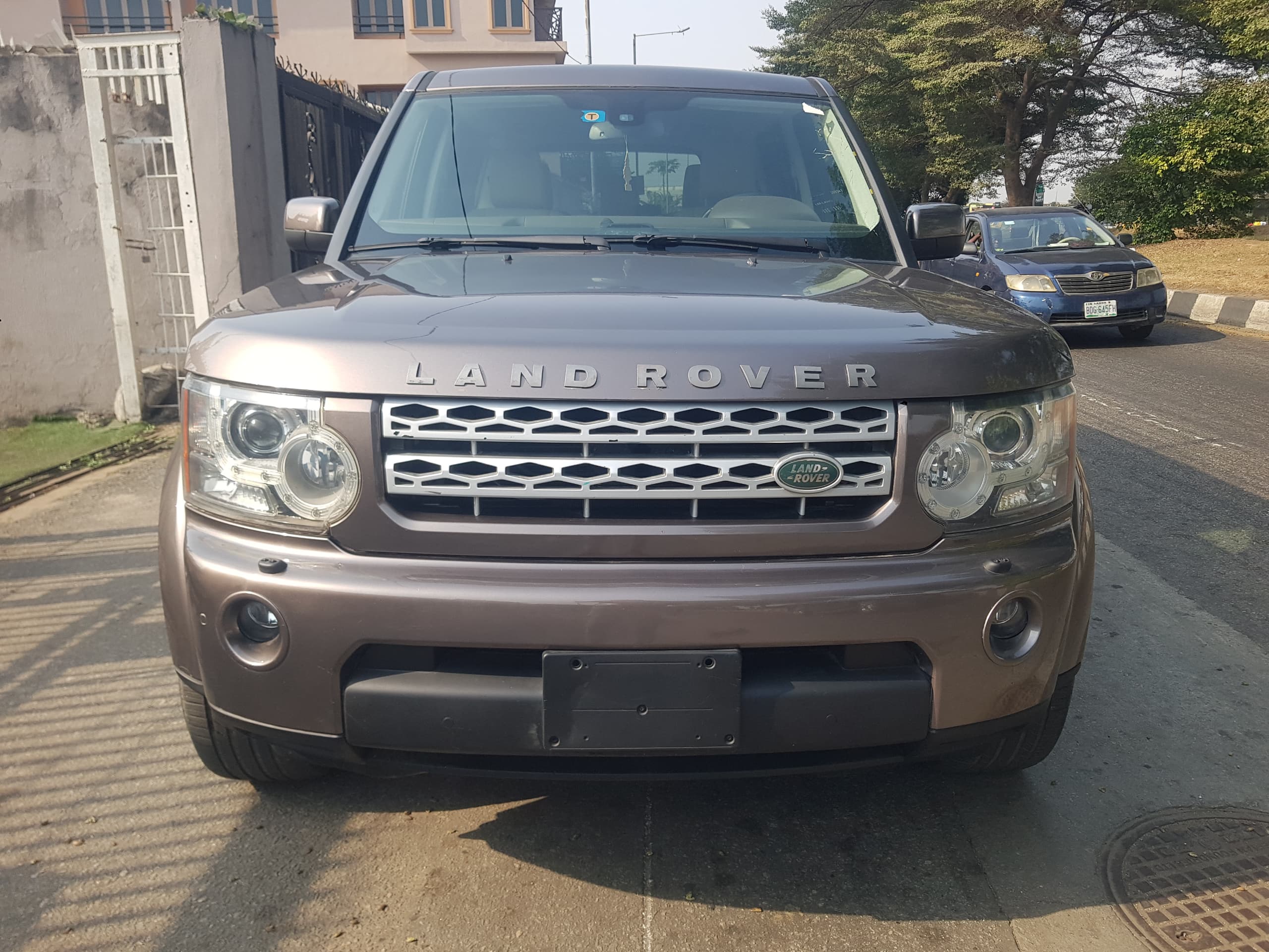 Land Rover LR4 HSE Brown SUV