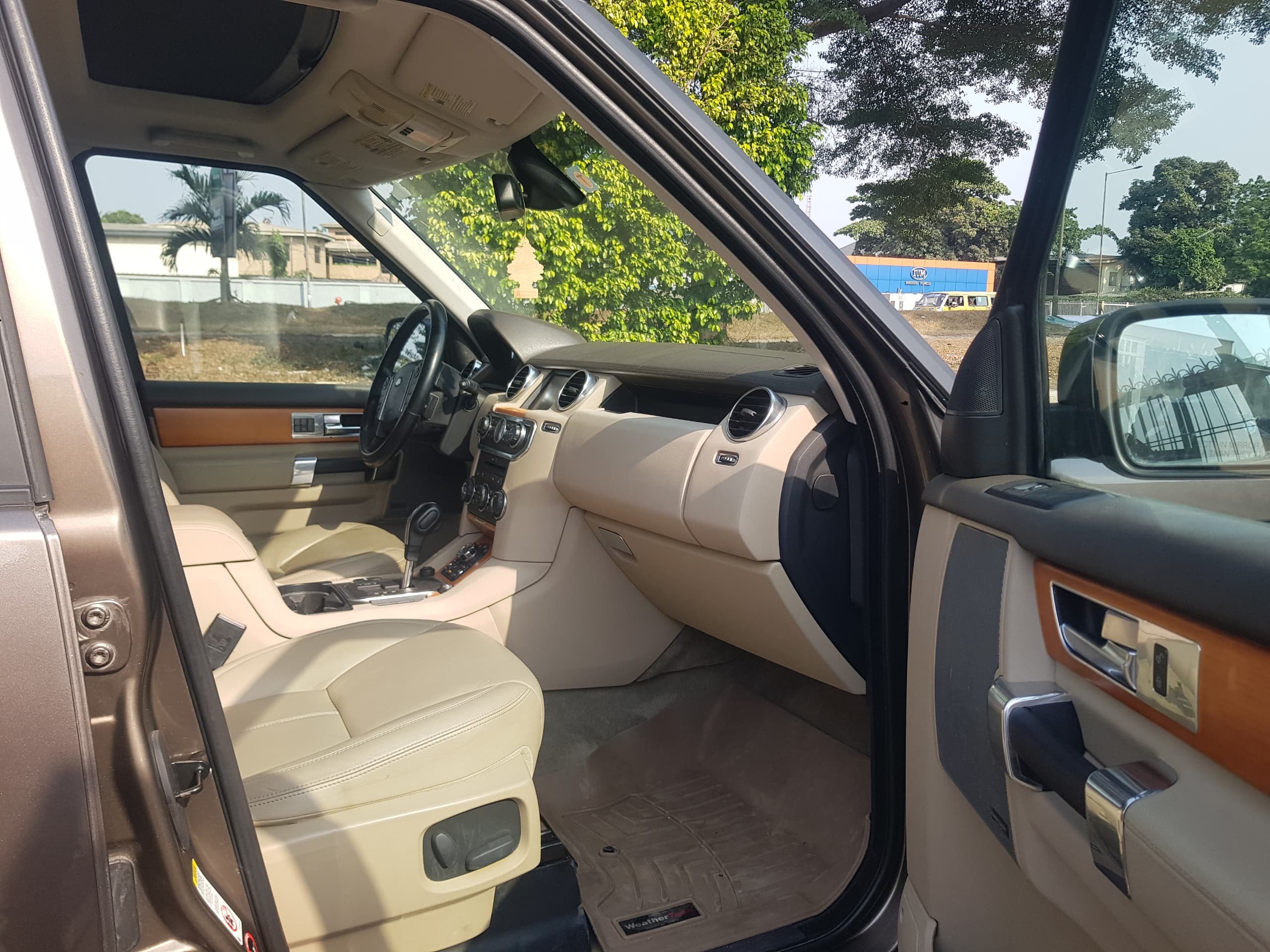 Land Rover LR4 HSE Brown SUV