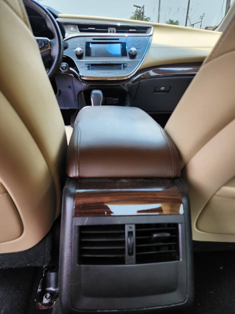 2014 Toyota Avalon XLE Maroon Sedan — photo 3