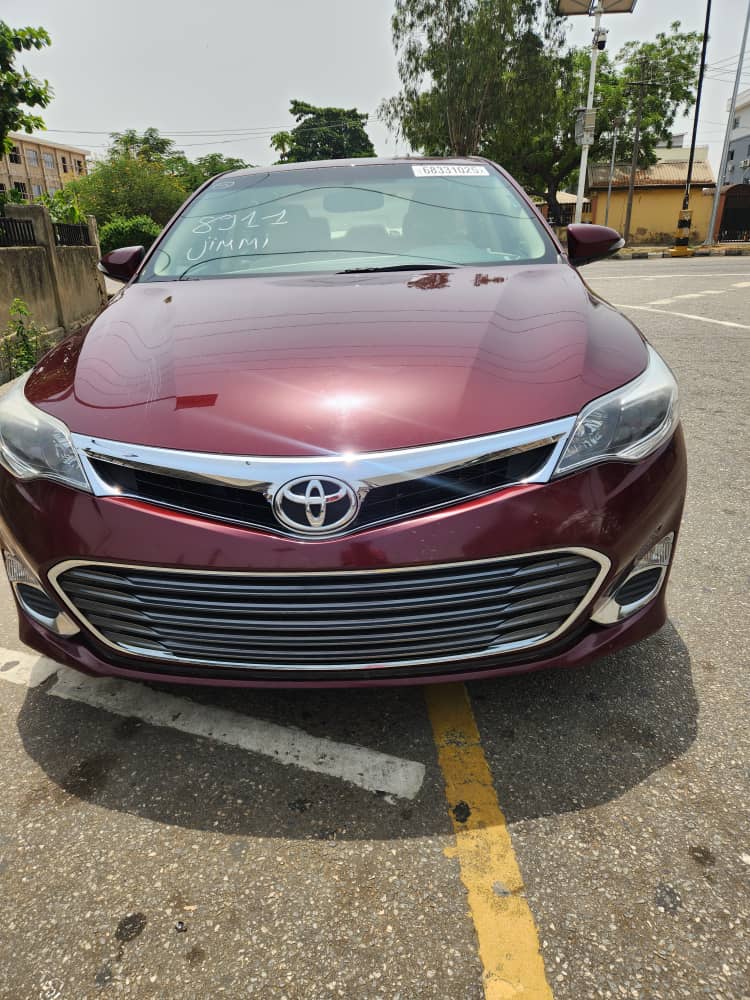 2014 Toyota Avalon XLE Maroon Sedan