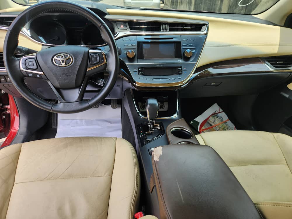 2014 Toyota Avalon XLE Maroon Sedan — photo 5