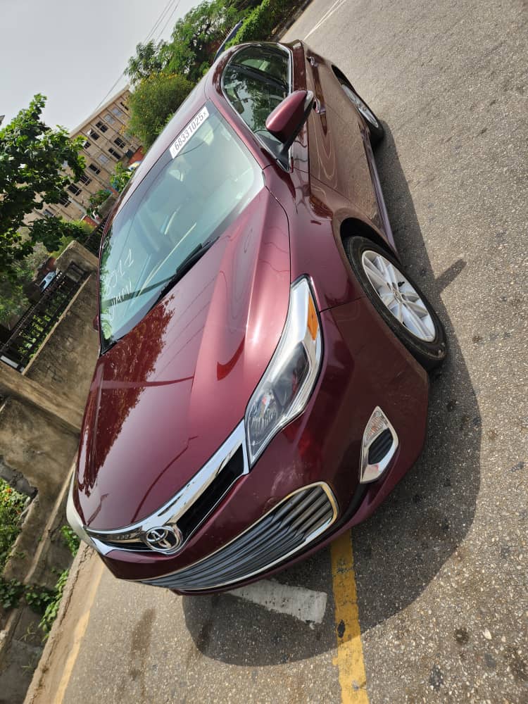 2014 Toyota Avalon XLE Maroon Sedan — photo 6