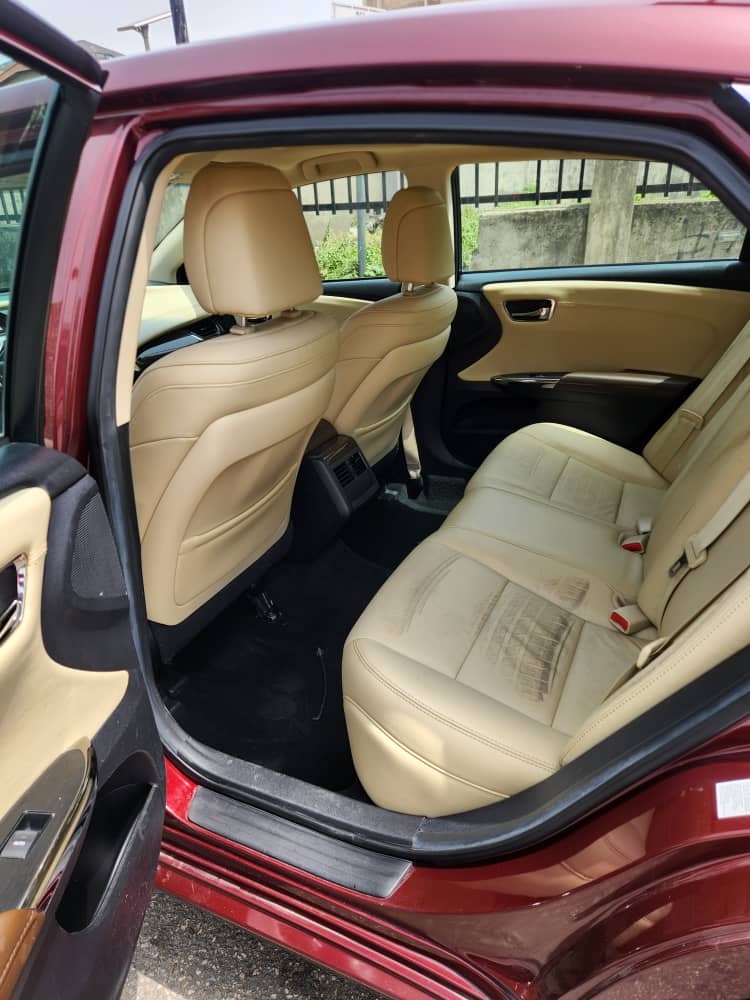 2014 Toyota Avalon XLE Maroon Sedan — photo 7