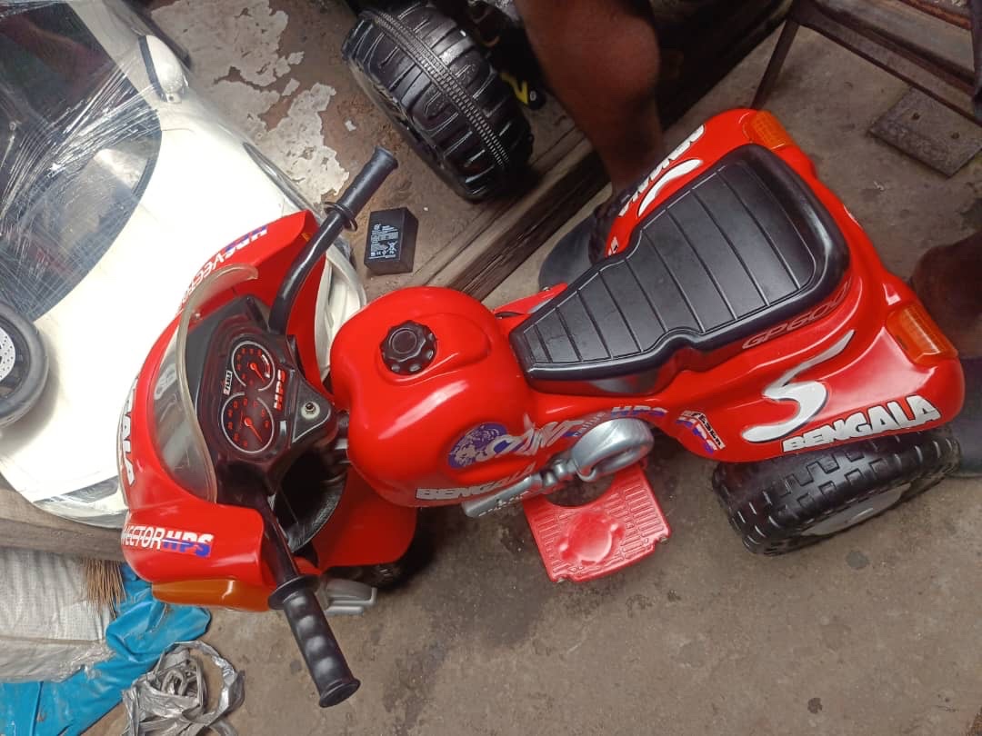 Feber Vector HPS Kids Ride-On Toy Scooter