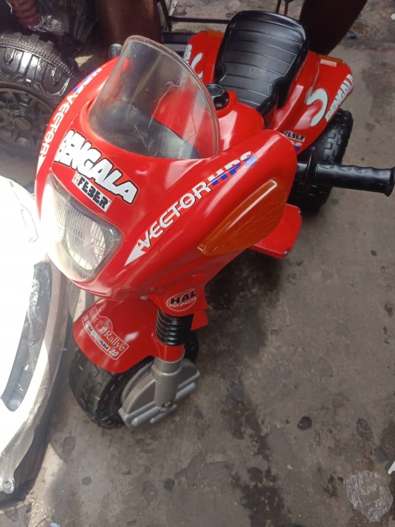 Feber Vector HPS Kids Ride-On Toy Scooter
