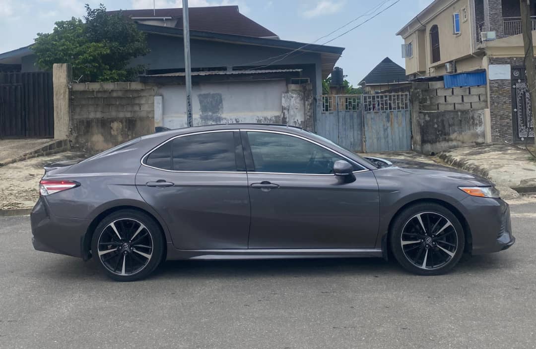 Toyota Camry XSE, Dark Grey Sedan