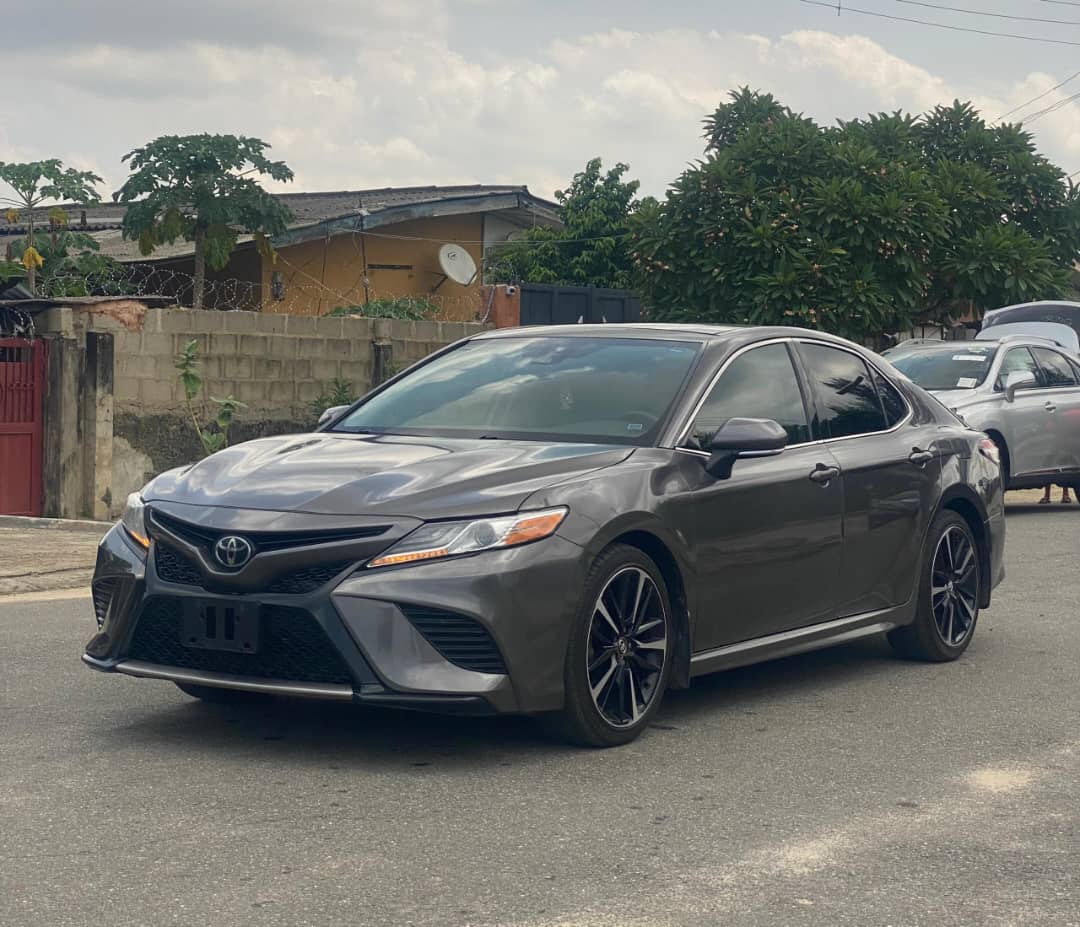 Toyota Camry XSE, Dark Grey Sedan