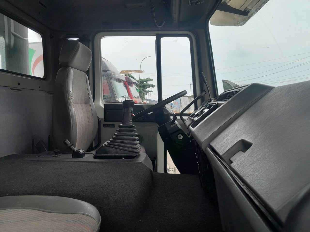 Volvo FL6 Intercooler Truck 2004