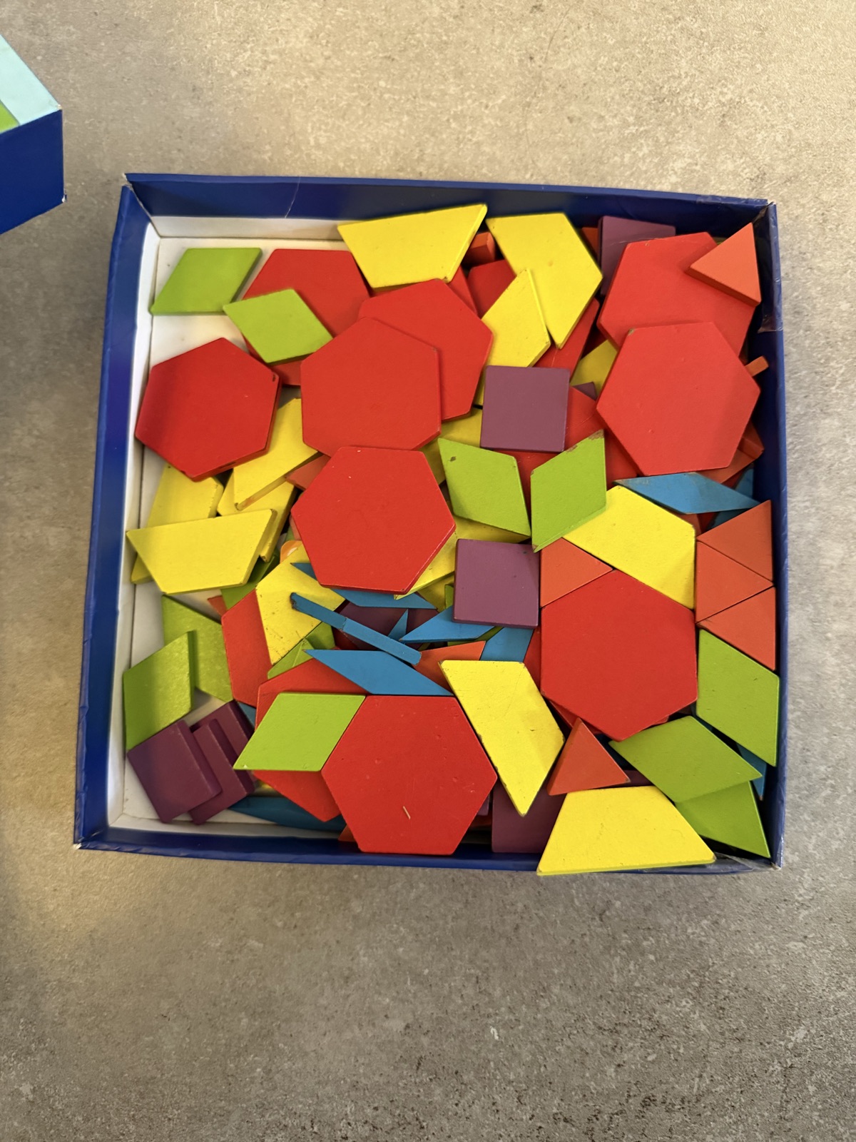 Googam Wooden Pattern Blocks Set with 160 Pieces