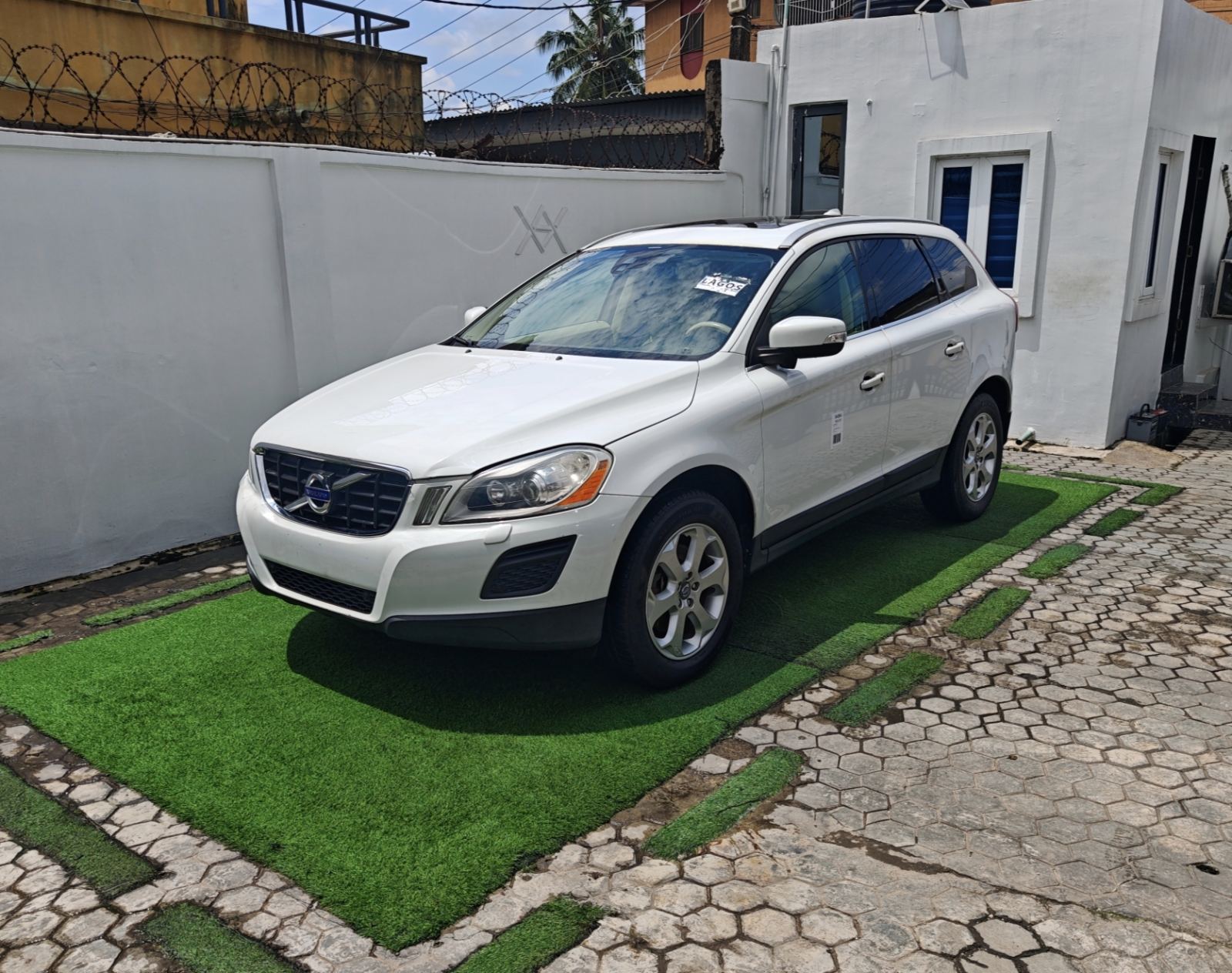 2013 Model Volvo XC60 White