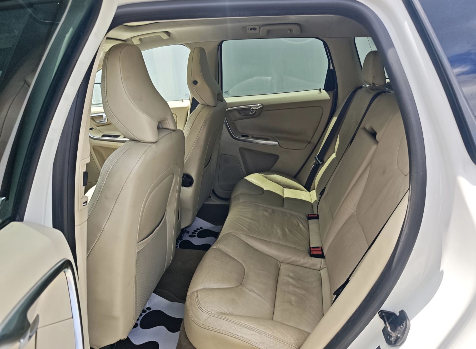 2013 Model Volvo XC60 White