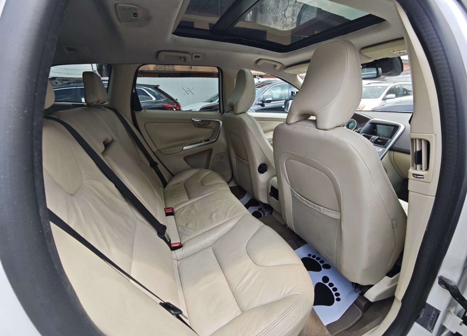 2013 Model Volvo XC60 White