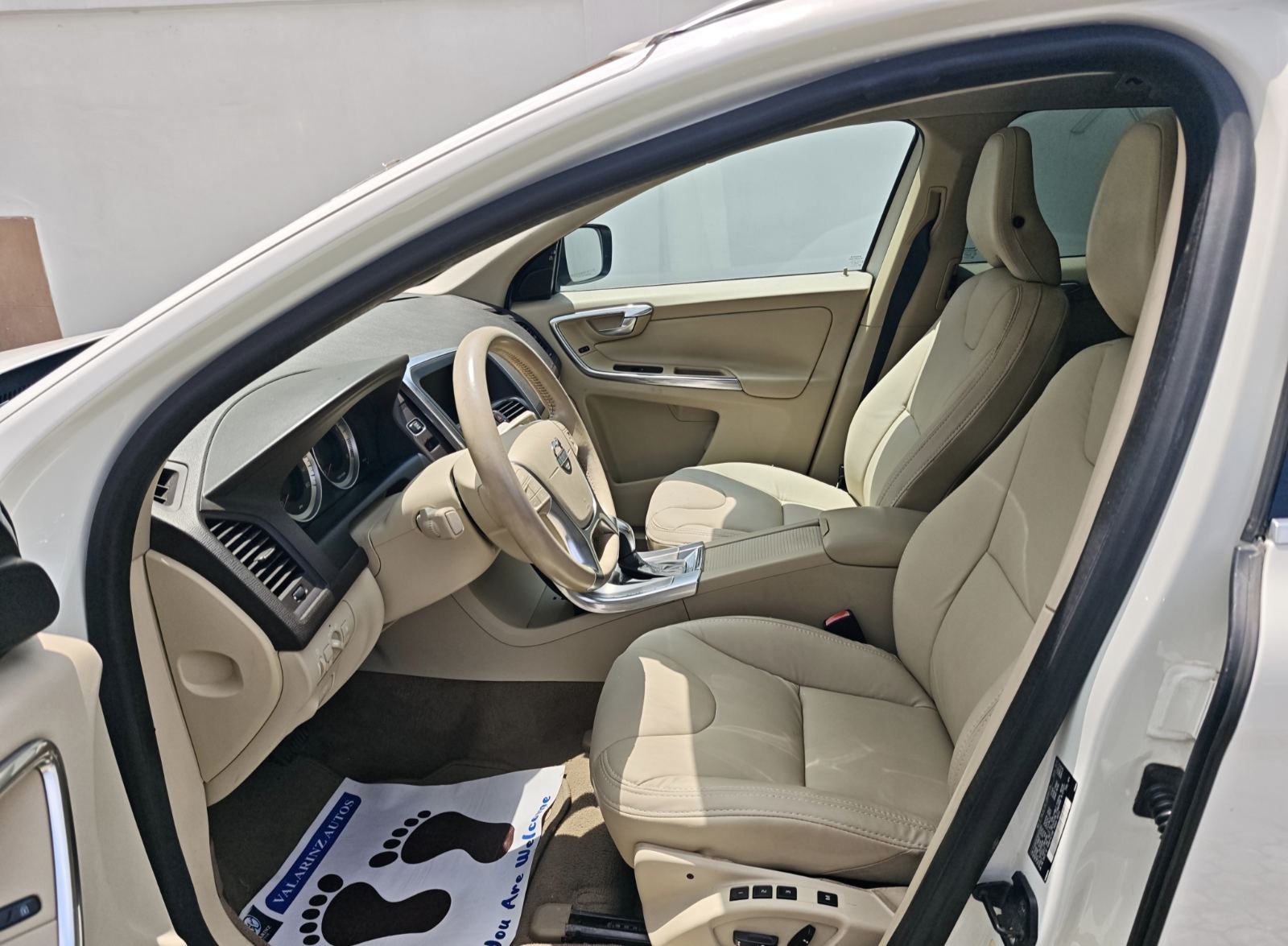2013 Model Volvo XC60 White