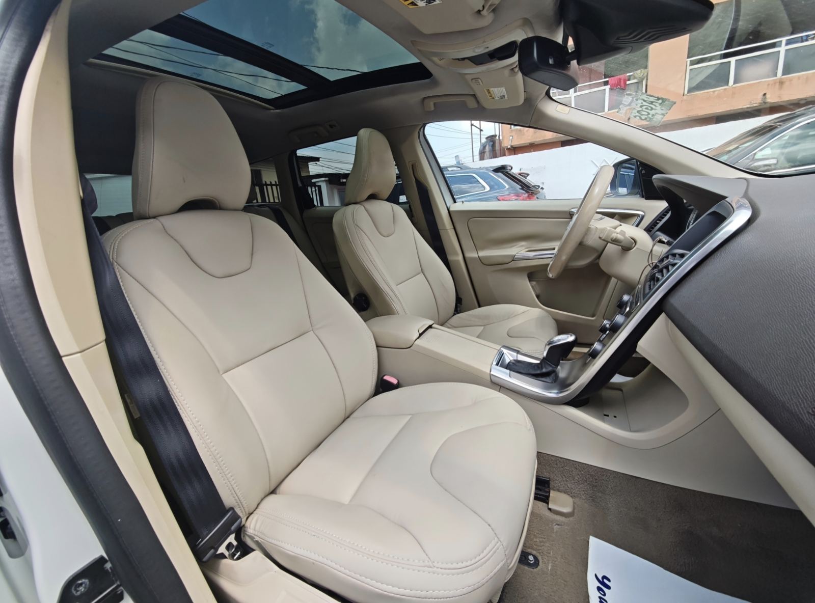 2013 Model Volvo XC60 White