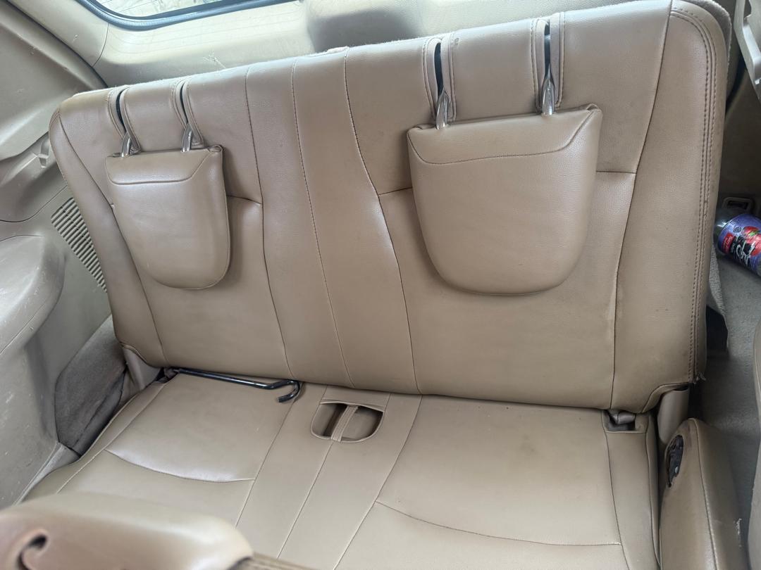 Toyota Highlander V6 Black SUV for Sale — photo 3