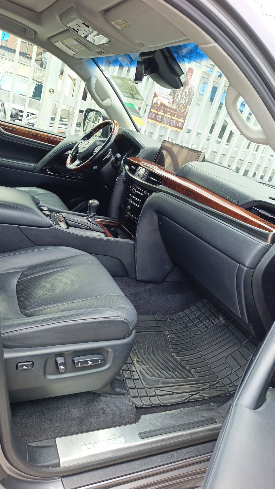 Lexus LX 570, Grey SUV for Sale