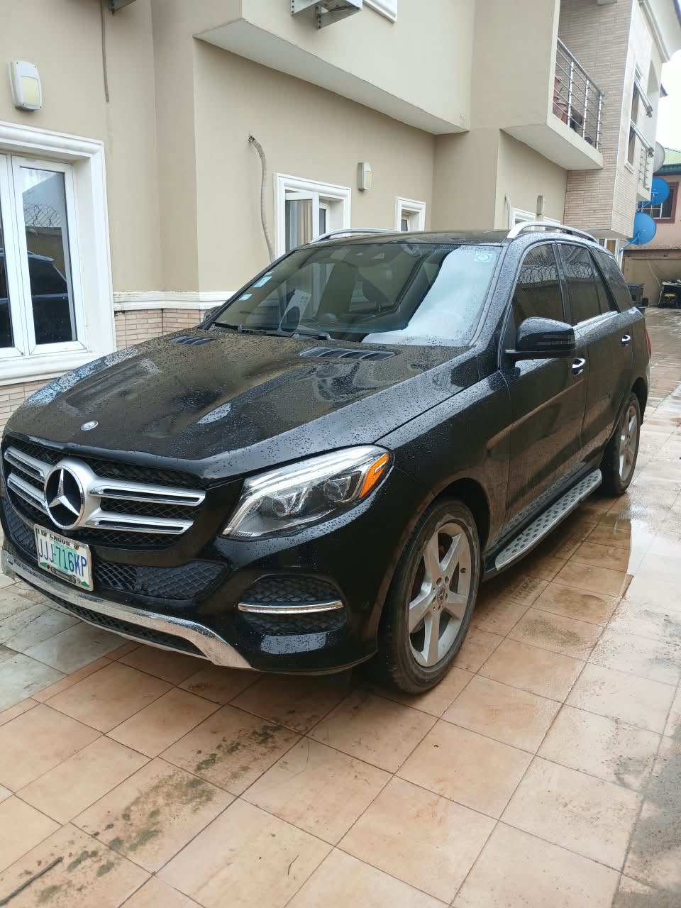 Mercedes-Benz GLE 350, Black SUV