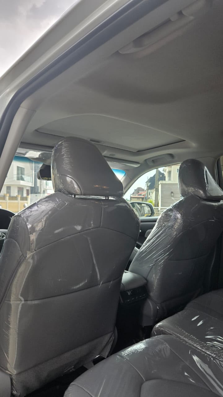 Toyota Highlander XLE White SUV for Sale