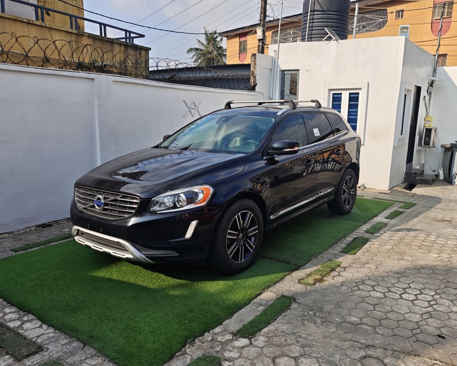 2017 Model Volvo XC60 T5 Dynamic Black