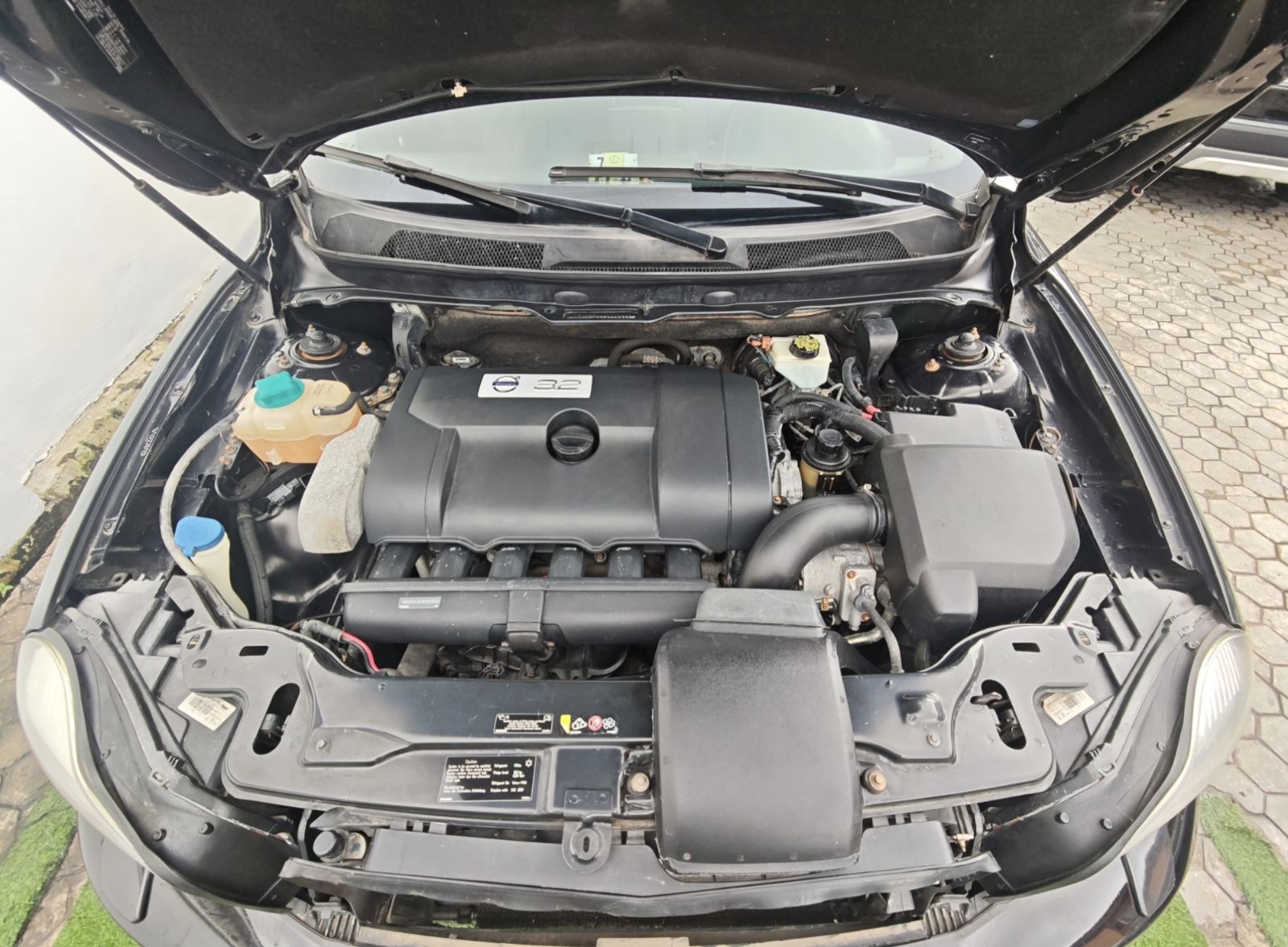 2013 Model Volvo XC90 Premium, Black