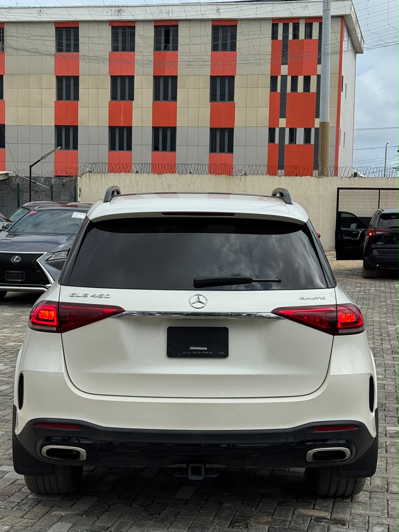 Mercedes-Benz GLE 450 White SUV GLE450