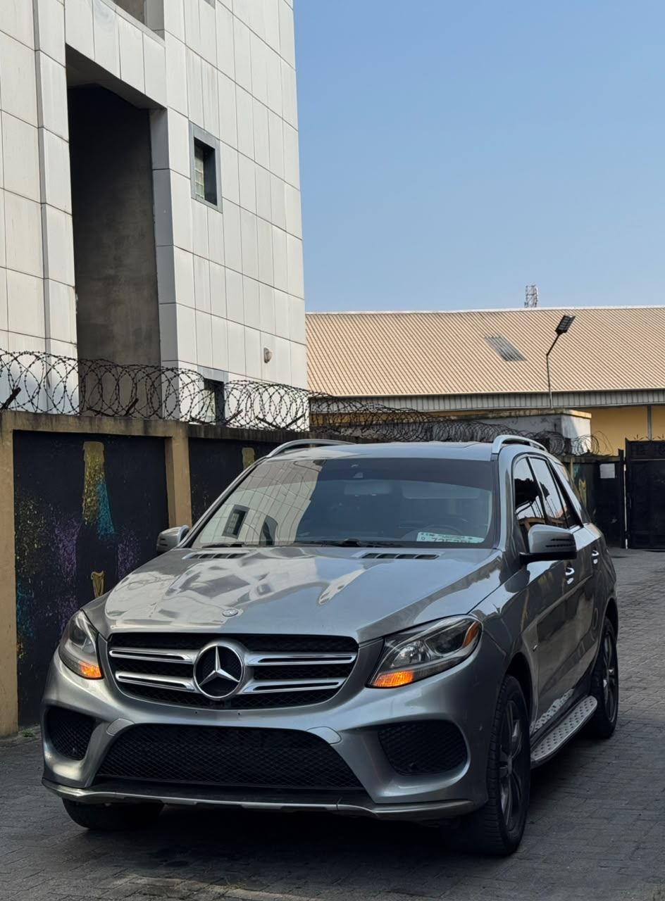 Mercedes-Benz GLE 350 4MATIC Silver SUV GLE350