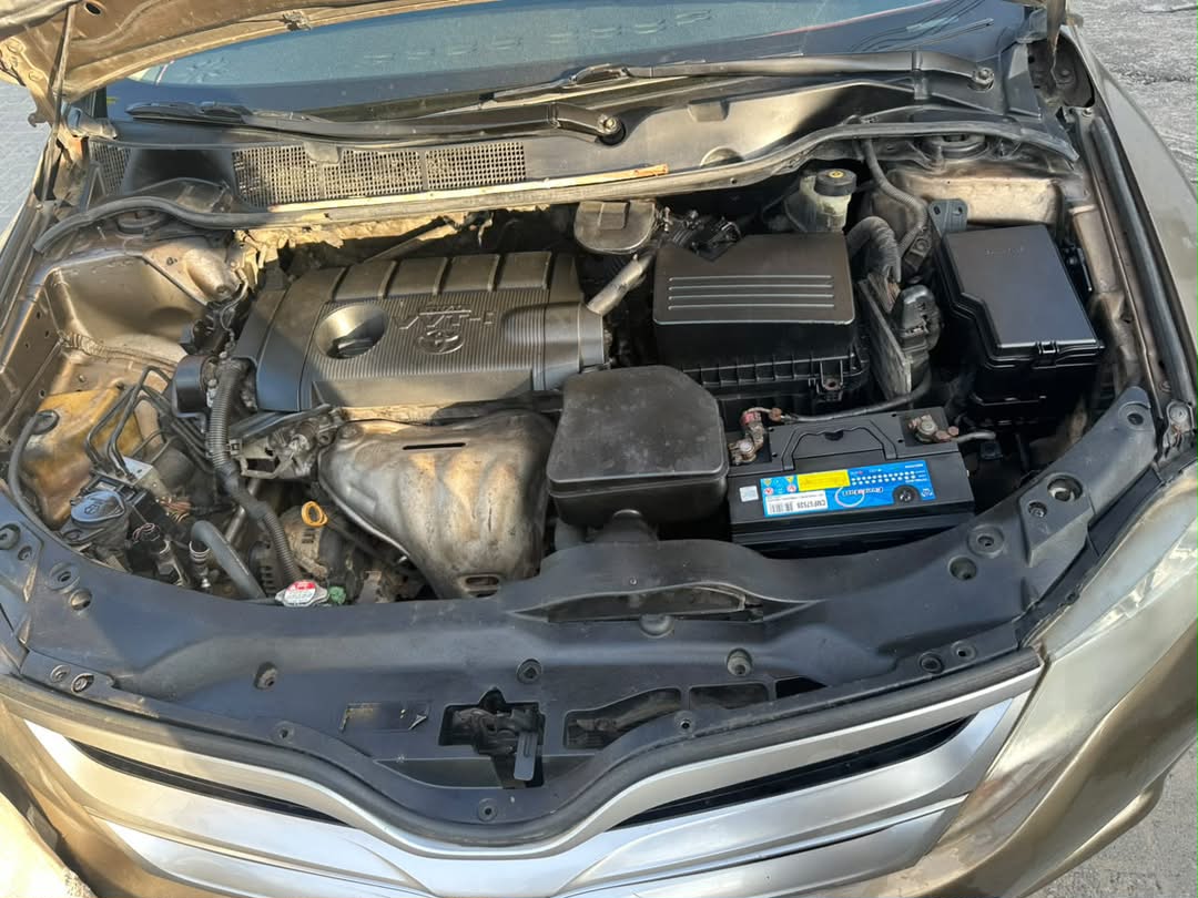 Toyota Venza, Brown SUV for Sale — photo 4