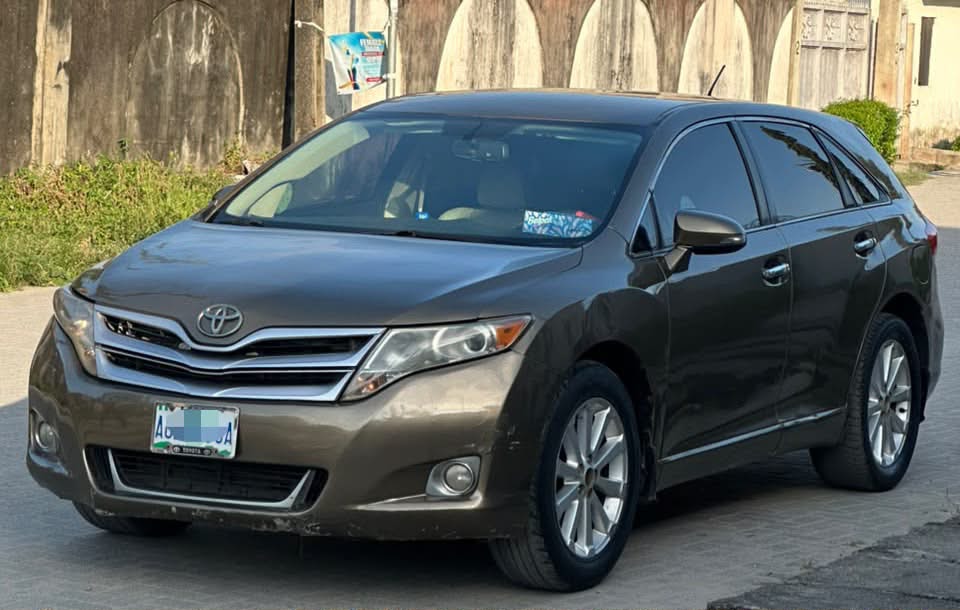 Toyota Venza, Brown SUV for Sale — photo 5