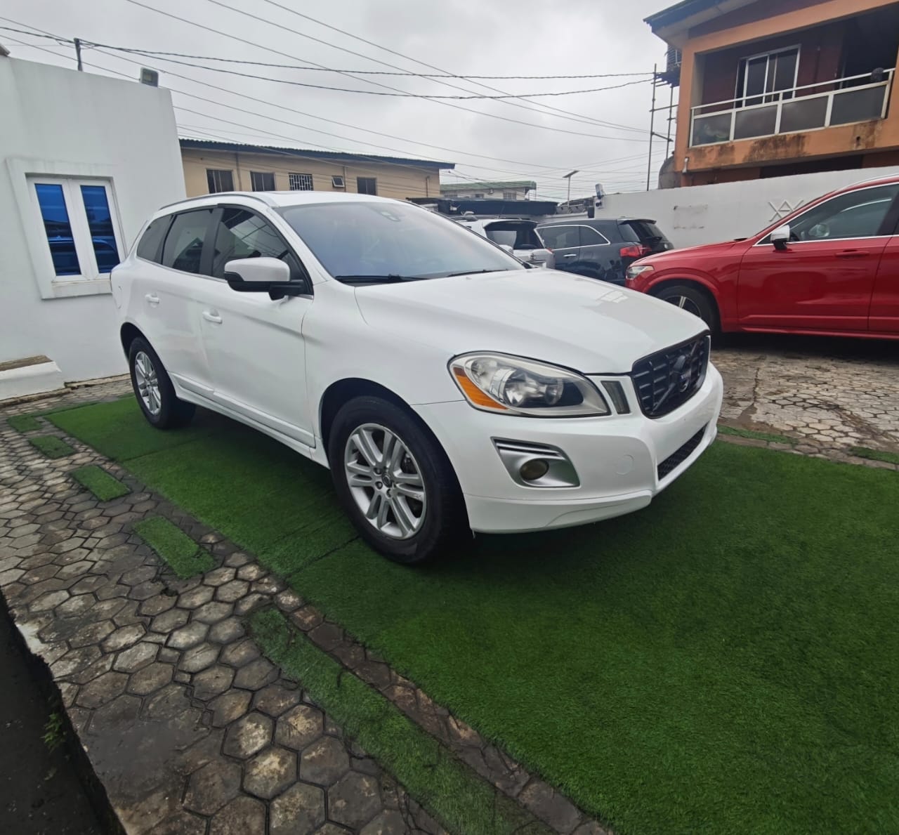 2010 Volvo XC60 White SUV