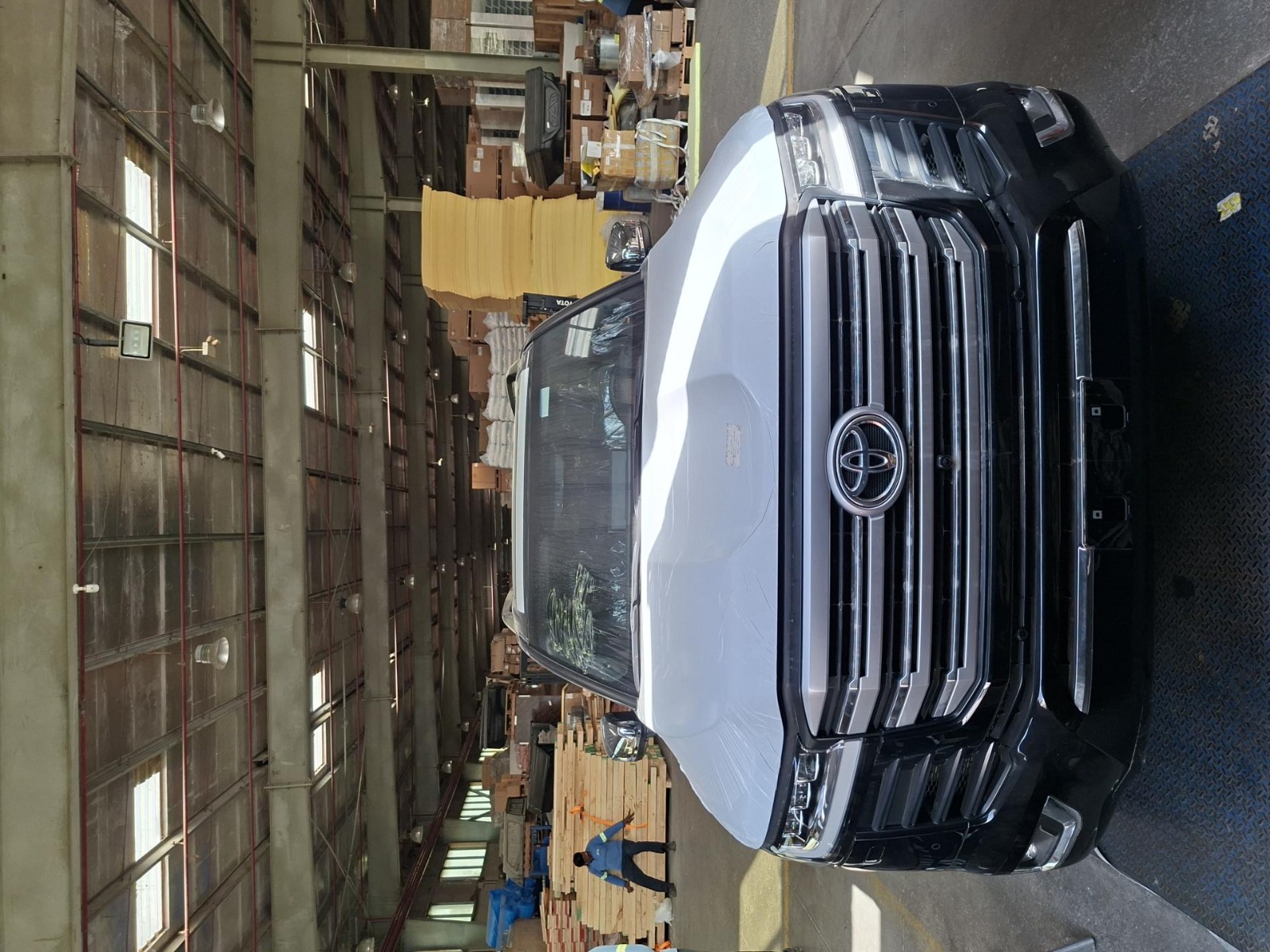 Toyota Land Cruiser 300 Series, Black SUV