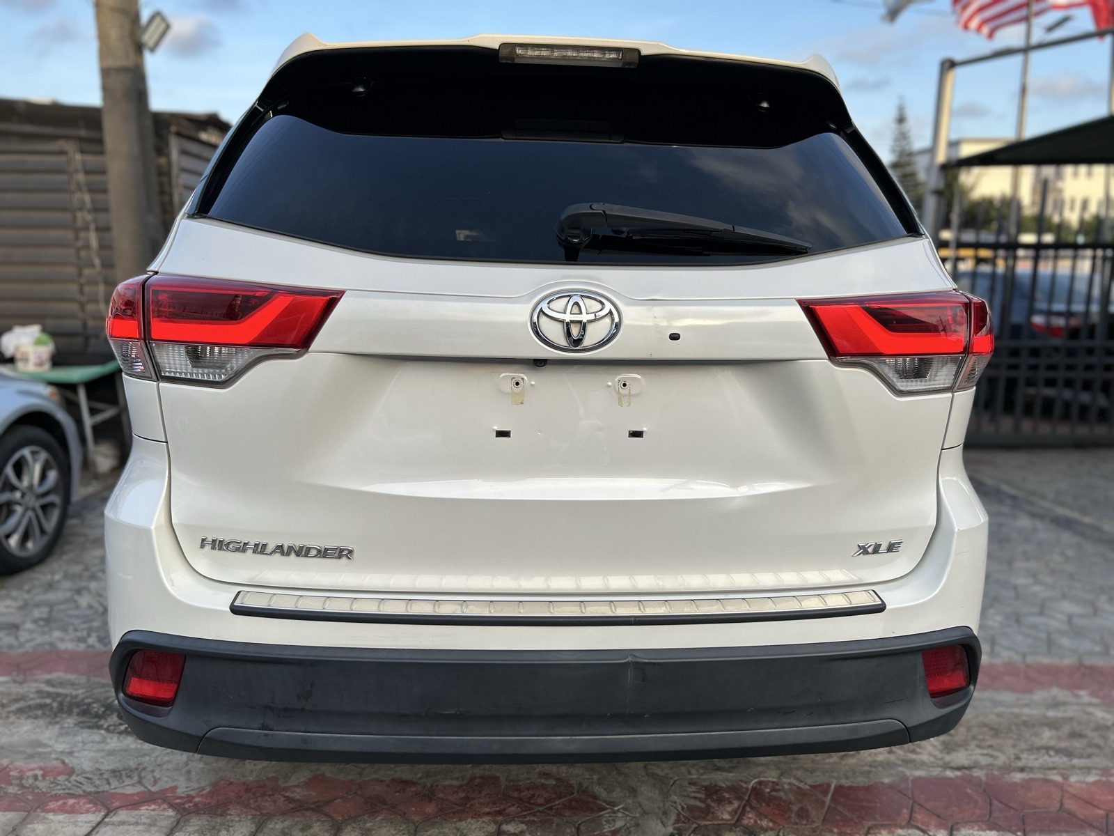 2018 Toyota Highlander White SUV for Sale