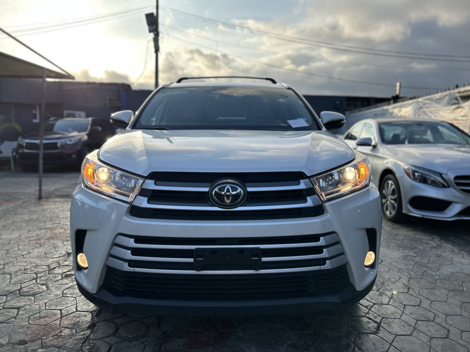 2018 Toyota Highlander White SUV for Sale
