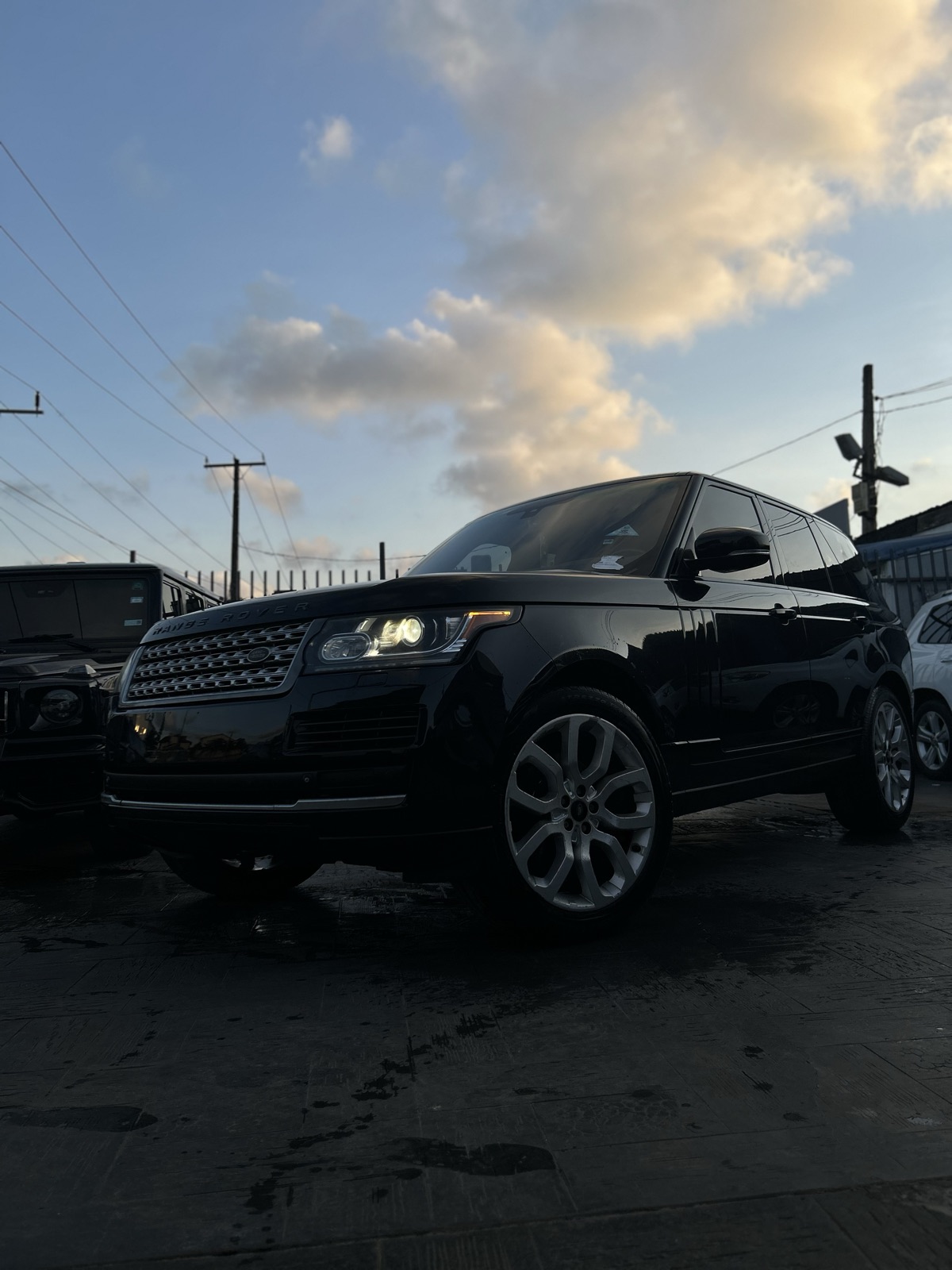 2014 Land Rover Range Rover Vogue, Black SUV