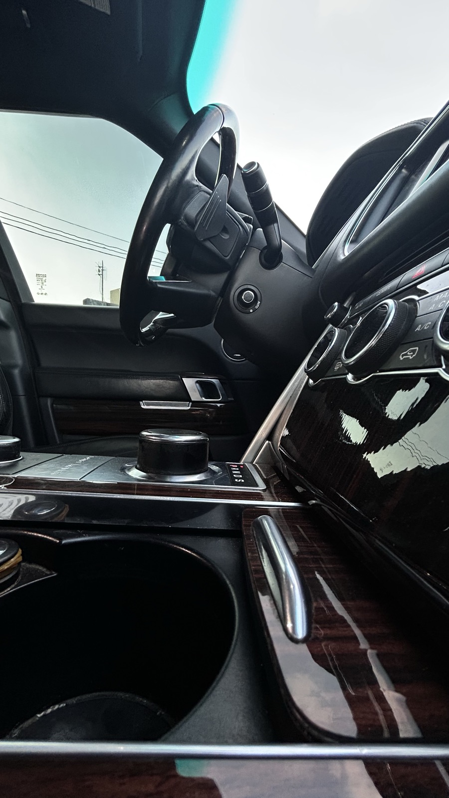 2014 Land Rover Range Rover Vogue, Black SUV