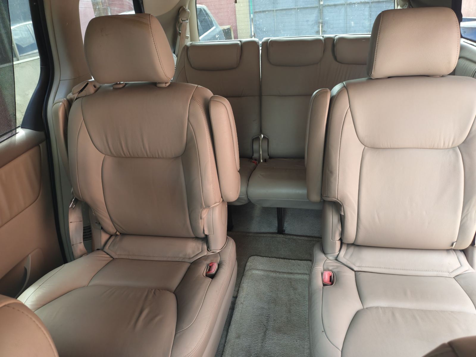 Toyota Sienna Gold MPV