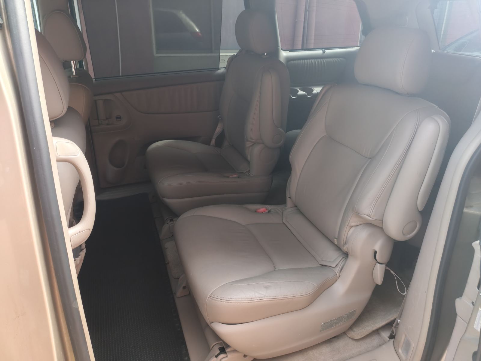 Toyota Sienna Gold MPV