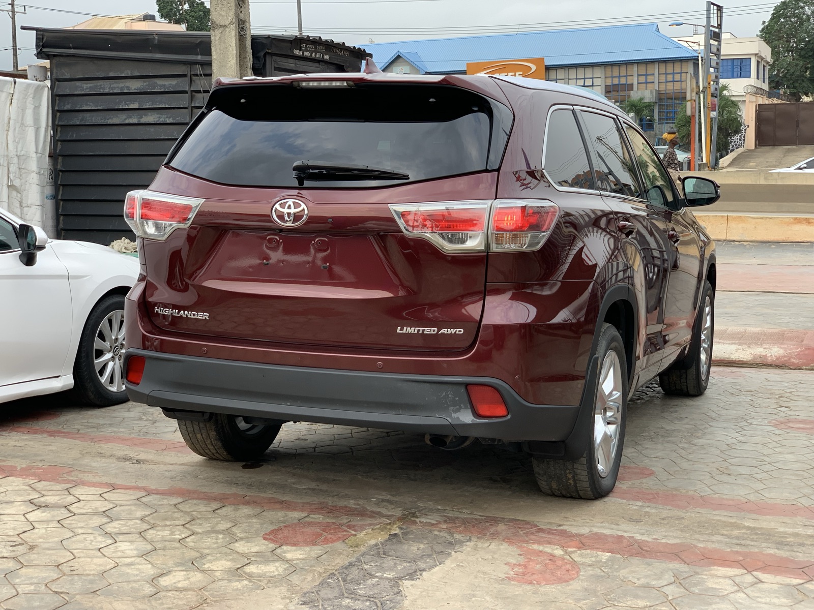 2016 Toyota Highlander Limited AWD, Red SUV