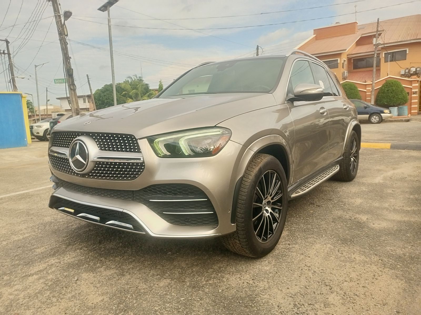 Mercedes-Benz GLE SUV, Silver with Alloy Wheels GLE-Class