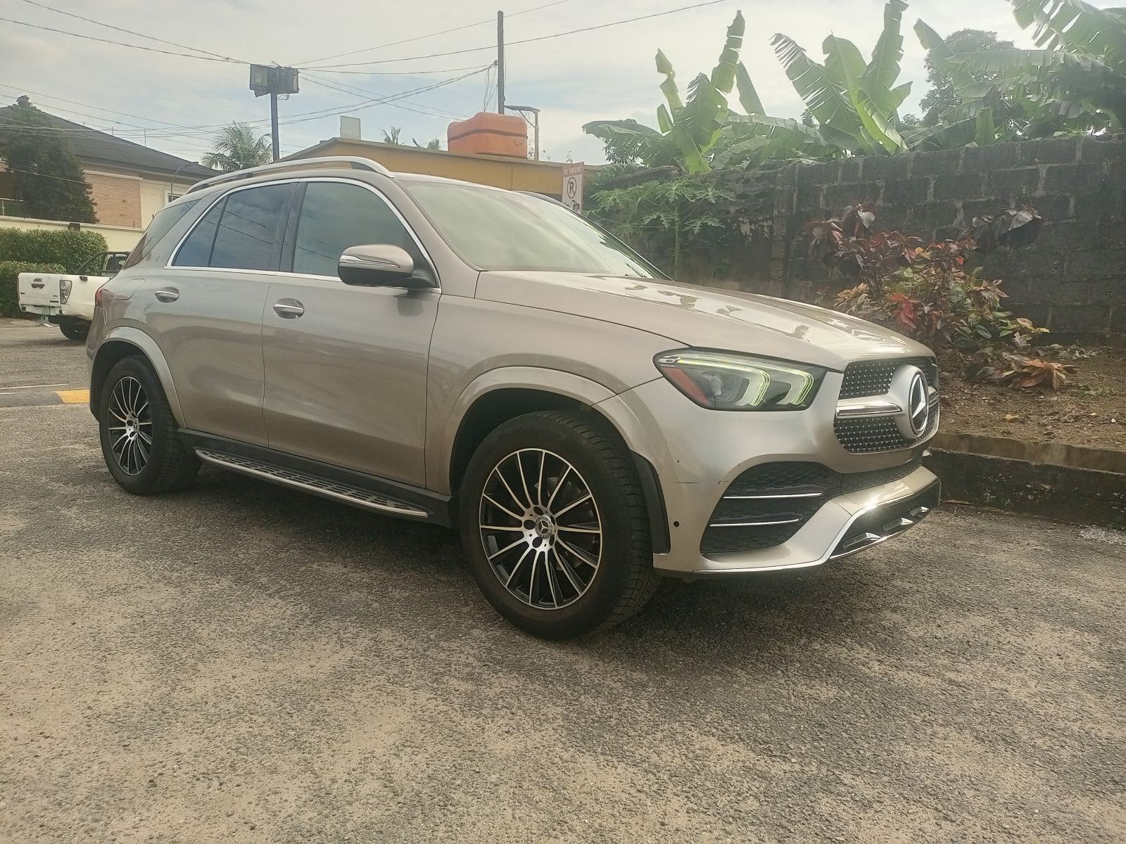Mercedes-Benz GLE SUV, Silver with Alloy Wheels GLE-Class