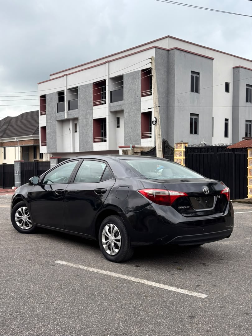 2015 Toyota Corolla-Used — photo 3