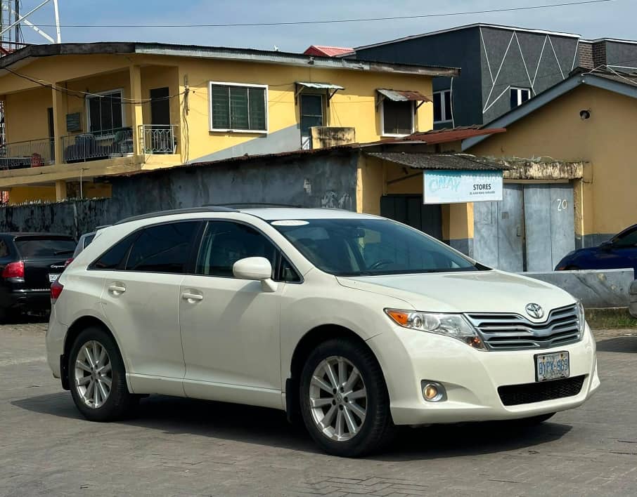 Toyota Venza White SUV for Sale