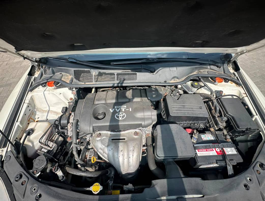 Toyota Venza White SUV for Sale