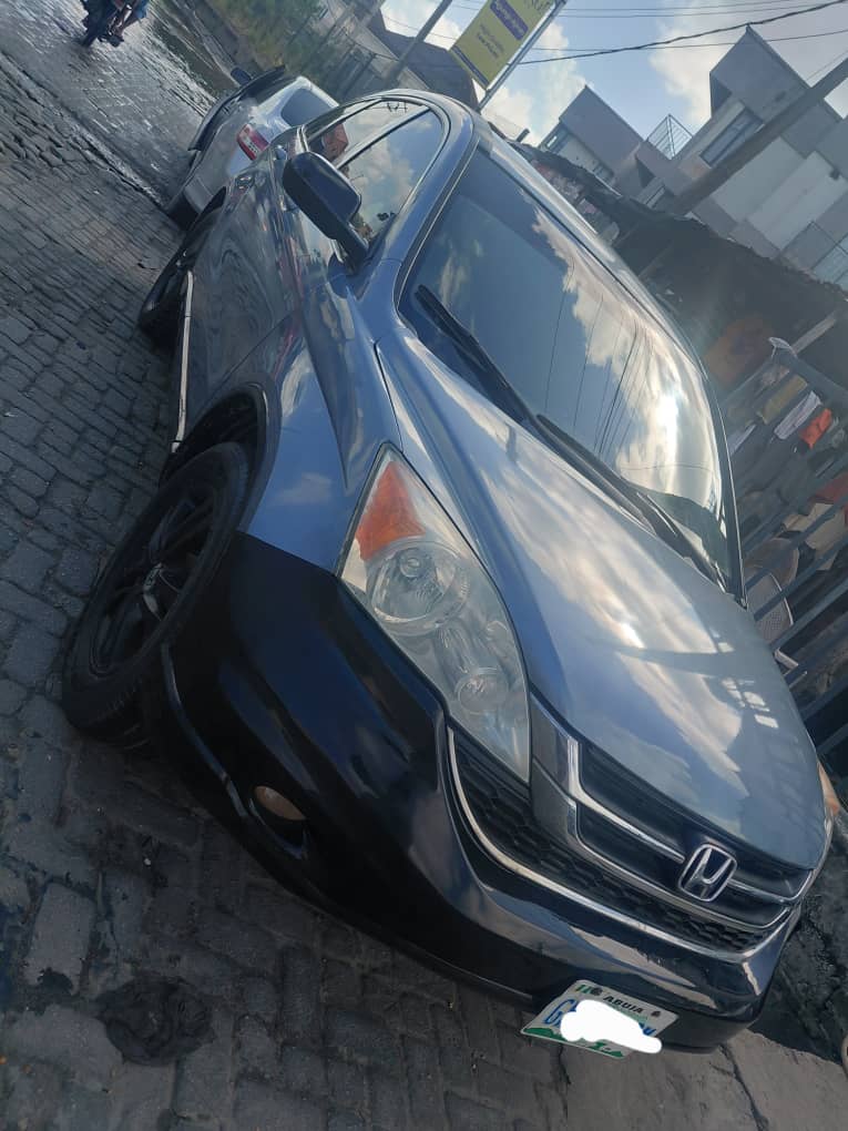Honda CR-V 4WD SUV, Silver — photo 2