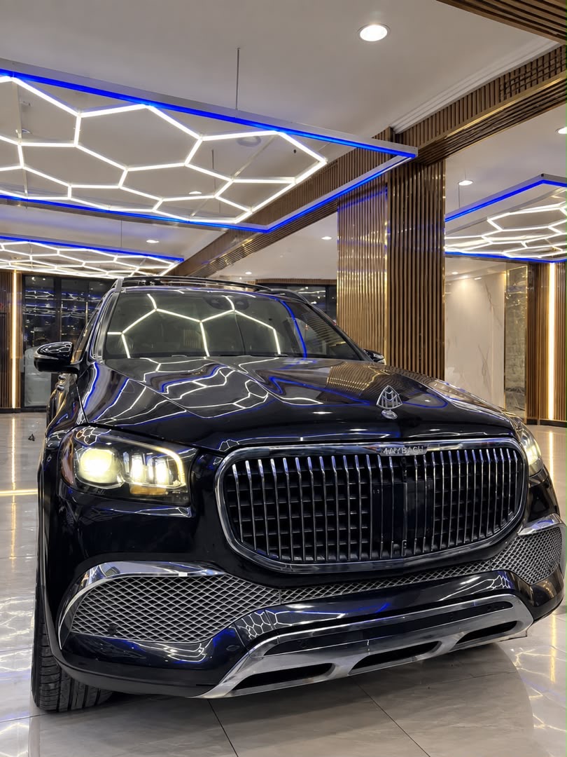 Mercedes-Maybach GLS 600, Black Luxury SUV