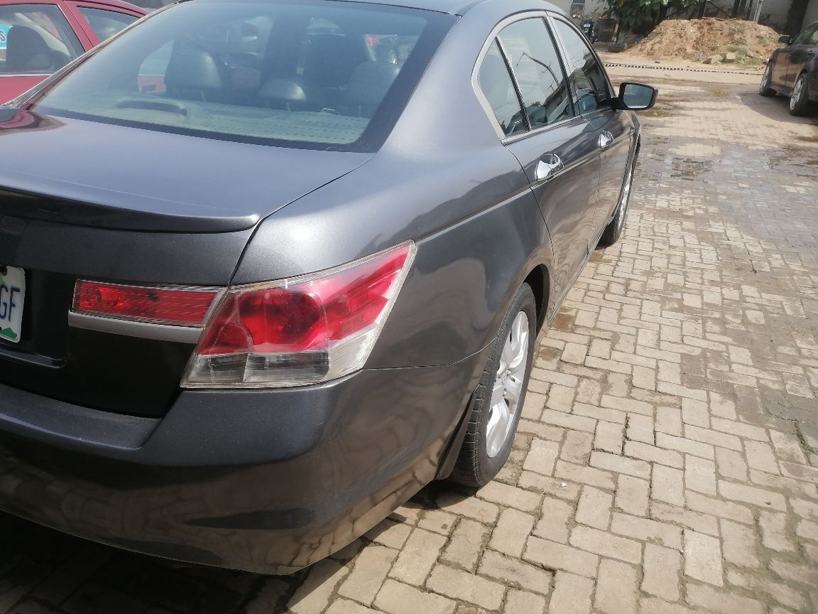 2012 Honda Accord Grey Sedan — photo 2