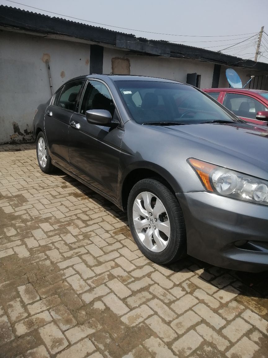 2012 Honda Accord Grey Sedan — photo 5