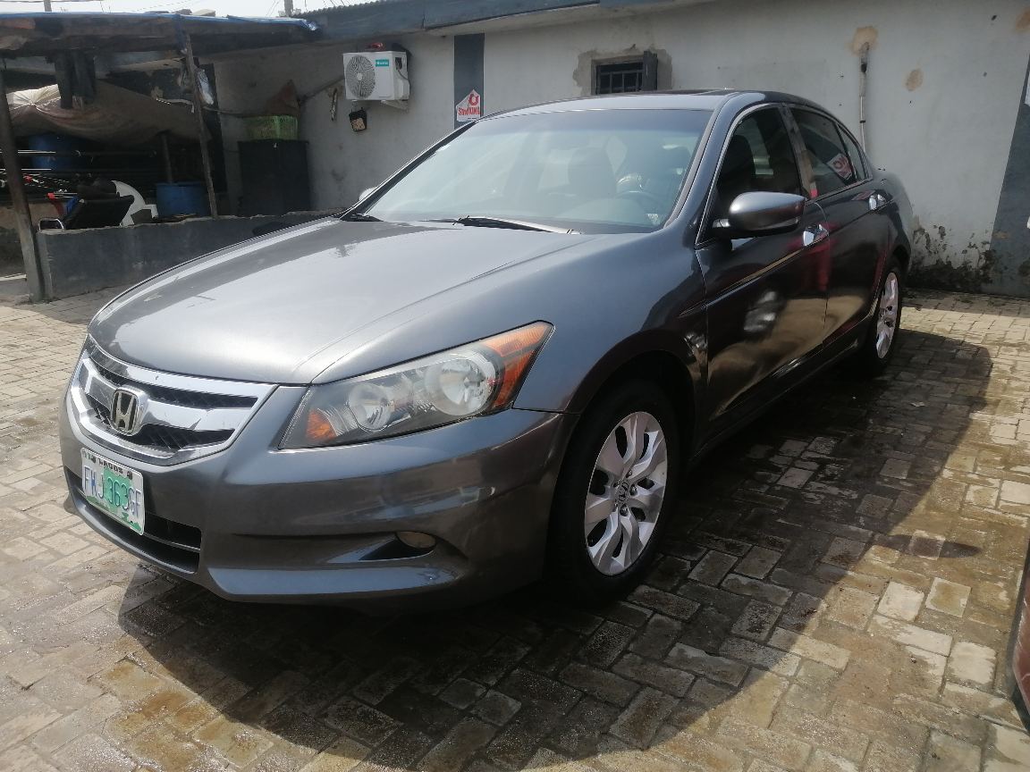 2012 Honda Accord Grey Sedan — photo 6